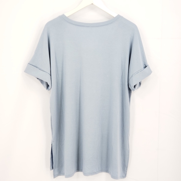 New ZENANA V-neck Rolled Cuff Sleeves Top - Picture 4 of 6